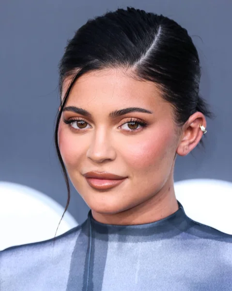 Modelo Americana Kylie Jenner Vestindo Balmain Chega Aos 2022 Billboard — Fotografia de Stock