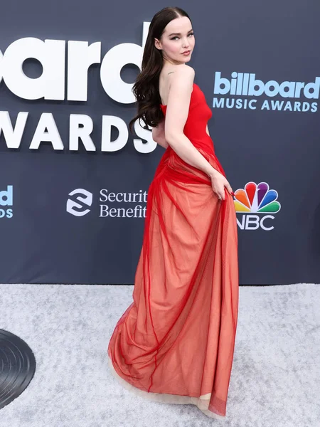 Ashlyn Elbisesi Giyen Amerikalı Aktris Dove Cameron Giuseppe Zanotti Topuklu — Stok fotoğraf