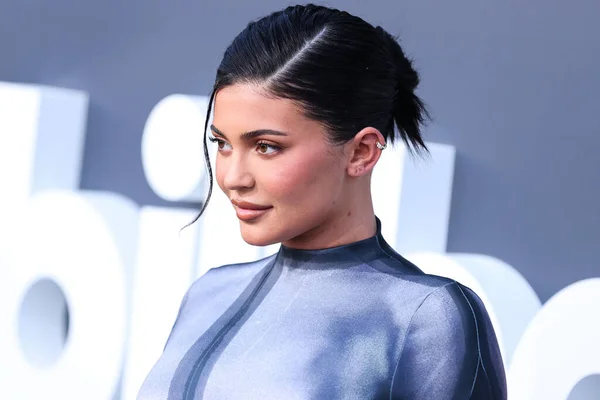 Modelo Americana Kylie Jenner Vestindo Balmain Chega Aos 2022 Billboard — Fotografia de Stock