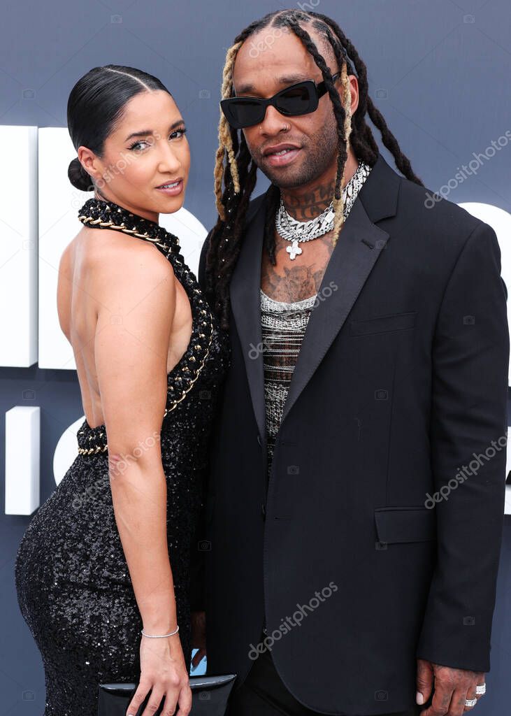 Zalia y Ty Dolla $ign (Ty Dolla Sign) llegan a los Premios Billboard Music 2022 celebrados en el