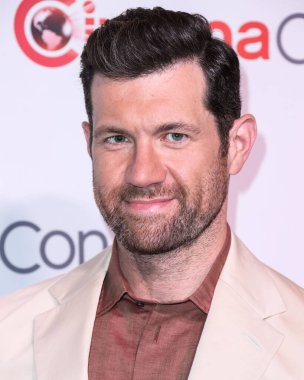 Amerikalı aktör Billy Eichner, Ulusal Tiyatro Sahipleri Derneği 'nin 28 Nisan 2022 tarihinde Las Vegas' ta gerçekleştirdiği CinemaCon Büyük Sahne Başarı Ödülleri 'ne katılıyor.