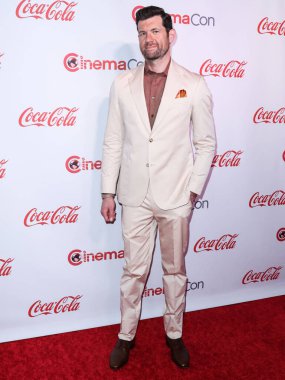 Amerikalı aktör Billy Eichner, Ulusal Tiyatro Sahipleri Derneği 'nin 28 Nisan 2022 tarihinde Las Vegas' ta gerçekleştirdiği CinemaCon Büyük Sahne Başarı Ödülleri 'ne katılıyor.