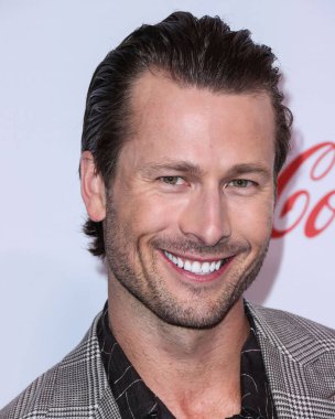 Amerikalı aktör Glen Powell, 28 Nisan 2022 tarihinde Las Vegas 'ta düzenlenen Ulusal Tiyatro Sahipleri Derneği resmi toplantısı olan Caesars Palace' daki Omnia Gece Kulübü 2022 CinemaCon Büyük Ekran Başarı Ödülleri 'ne geldi.