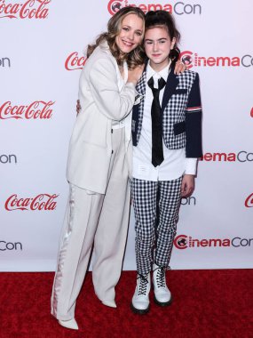 Kanadalı aktris Rachel McAdams ve Amerikalı aktris Abby Ryder Fortson, 28 Nisan 2022 'de Ceasars Palace' daki Omnia Gece Kulübü 'nde düzenlenen CinemaCon Büyük Ekran Başarı Ödülleri 2022' ye geldiler.