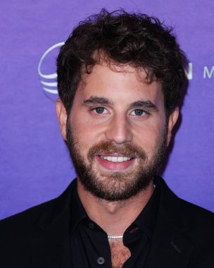 Amerikalı aktör Ben Platt, 21 Nisan 2022 'de Batı Hollywood, Los Angeles, Kaliforniya, ABD' de düzenlenen Pasifik Tasarım Merkezi 'nde düzenlenen Los Angeles Aile Konutları (LAFH) Ödüllerine ulaştı.. 