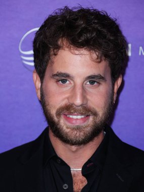 Amerikalı aktör Ben Platt, 21 Nisan 2022 'de Batı Hollywood, Los Angeles, Kaliforniya, ABD' de düzenlenen Pasifik Tasarım Merkezi 'nde düzenlenen Los Angeles Aile Konutları (LAFH) Ödüllerine ulaştı.. 