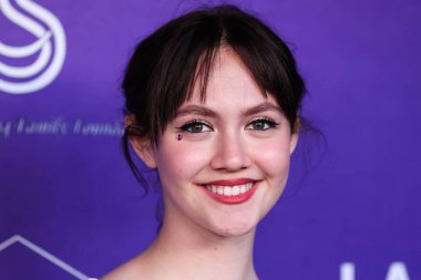 Amerikalı aktris Iris Apatow, 21 Nisan 2022 tarihinde Batı Hollywood, Los Angeles, Kaliforniya, ABD 'de düzenlenen Pasifik Tasarım Merkezi' nde düzenlenen Los Angeles Aile Konutları (LAFH) Ödülleri 'ne ulaştı.. 