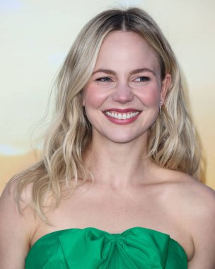 Avustralyalı aktris Adelaide Clemens, 20 Nisan 2022 'de Hollywood Atletizm Kulübü' nde düzenlenen FX 'in 