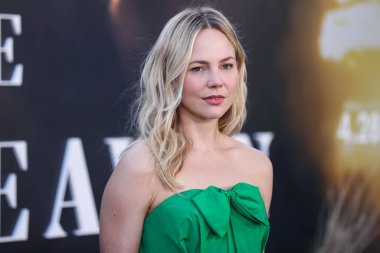 Avustralyalı aktris Adelaide Clemens, 20 Nisan 2022 'de Hollywood Atletizm Kulübü' nde düzenlenen FX 'in 