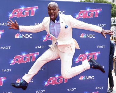 Amerikalı aktör Terry Crews, 20 Nisan 2022 'de Pasadena, Los Angeles, Kaliforniya, ABD' de düzenlenen 17. Açılış Kırmızı Halısı 'na geldi..