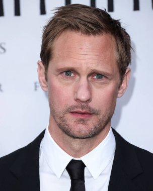 İsveçli aktör Alexander Skarsgrd (Alexander Skarsgard), 18 Nisan 2022 'de Hollywood, Los Angeles, Kaliforniya, ABD' de bulunan TCL Çin Tiyatrosu IMAX 'ta düzenlenen Focus Features' The Northman 'in Los Angeles galasına geldi..