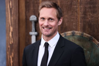 İsveçli aktör Alexander Skarsgrd (Alexander Skarsgard), 18 Nisan 2022 'de Hollywood, Los Angeles, Kaliforniya, ABD' de bulunan TCL Çin Tiyatrosu IMAX 'ta düzenlenen Focus Features' The Northman 'in Los Angeles galasına geldi.. 