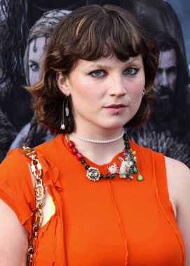 Sadra Bjarkardttir Barney (Isadora Bjarkardottir Barney), 18 Nisan 2022 'de Hollywood, Los Angeles, Kaliforniya, ABD' deki TCL Çin Tiyatrosu IMAX 'ta düzenlenen Focus Features' The Northman 'in Los Angeles galasına gelir.. 