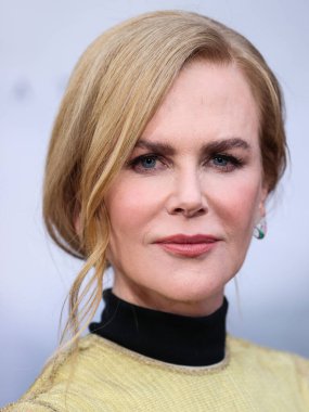 Prada elbise giyen Amerikalı-Avustralyalı aktris Nicole Kidman, 18 Nisan 2022 'de Hollywood, Los Angeles, Kaliforniya, ABD' deki TCL Çin Tiyatrosu IMAX 'ta düzenlenen Focus Features' The Northman 'in Los Angeles galasına geldi.. 
