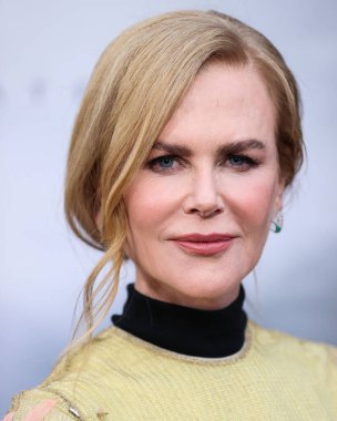 Prada elbise giyen Amerikalı-Avustralyalı aktris Nicole Kidman, 18 Nisan 2022 'de Hollywood, Los Angeles, Kaliforniya, ABD' deki TCL Çin Tiyatrosu IMAX 'ta düzenlenen Focus Features' The Northman 'in Los Angeles galasına geldi.. 