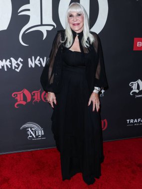 Wendy Dio (Ronnie James Dio 'nun dul eşi), 20 Eylül 2022' de Hollywood, Los Angeles, Kaliforniya, ABD 'deki TCL Çin 6 Tiyatro Kompleksi' nde düzenlenen 'DIO: Dreamers Never Die' adlı 9.14 filminin Los Angeles galasına geldi.. 