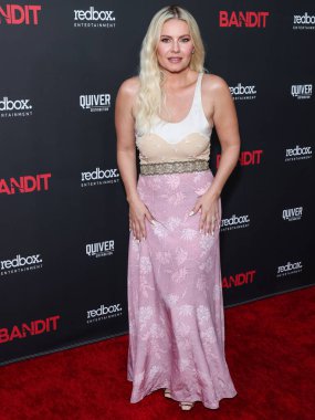 Kanadalı aktris Elisha Cuthbert, 21 Eylül 2022 'de ABD' nin Kaliforniya eyaletinin Los Angeles şehrindeki Harmony Gold Tiyatrosu 'nda düzenlenen Redbox Entertainment ve Quiver Distribution' ın 'Bandit' in dünya prömiyerine geldi.. 