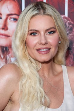 Kanadalı aktris Elisha Cuthbert, 21 Eylül 2022 'de ABD' nin Kaliforniya eyaletinin Los Angeles şehrindeki Harmony Gold Tiyatrosu 'nda düzenlenen Redbox Entertainment ve Quiver Distribution' ın 'Bandit' in dünya prömiyerine geldi.. 