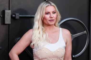 Kanadalı aktris Elisha Cuthbert, 21 Eylül 2022 'de ABD' nin Kaliforniya eyaletinin Los Angeles şehrindeki Harmony Gold Tiyatrosu 'nda düzenlenen Redbox Entertainment ve Quiver Distribution' ın 'Bandit' in dünya prömiyerine geldi.. 