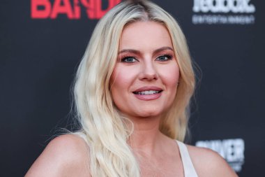 Kanadalı aktris Elisha Cuthbert, 21 Eylül 2022 'de ABD' nin Kaliforniya eyaletinin Los Angeles şehrindeki Harmony Gold Tiyatrosu 'nda düzenlenen Redbox Entertainment ve Quiver Distribution' ın 'Bandit' in dünya prömiyerine geldi.. 