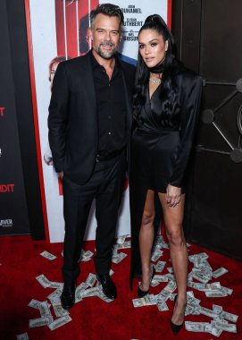 Aktör Josh Duhamel ve eşi / Dünya Güzeli 2016 Audra Mari, 21 Eylül 2022 'de Harmony Gold' da düzenlenen Redbox Entertainment ve Quiver Distribution 'ın' Haydut 'un dünya prömiyerine geldi.