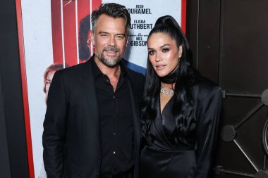 Aktör Josh Duhamel ve eşi / Dünya Güzeli 2016 Audra Mari, 21 Eylül 2022 'de Harmony Gold' da düzenlenen Redbox Entertainment ve Quiver Distribution 'ın' Haydut 'un dünya prömiyerine geldi.