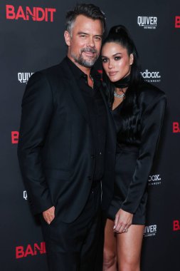 Aktör Josh Duhamel ve eşi / Dünya Güzeli 2016 Audra Mari, 21 Eylül 2022 'de Harmony Gold' da düzenlenen Redbox Entertainment ve Quiver Distribution 'ın' Haydut 'un dünya prömiyerine geldi.