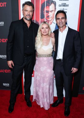  Aktör Josh Duhamel, Kanadalı aktris Elisha Cuthbert, Amerikalı aktör Nstor Carbonell (Nestor Carbonell), 21 Eylül 2022 tarihinde Harmony Gold Theater 'da düzenlenen Redbox Entertainment ve Quiver Distribution' ın 'Haydut' adlı oyununun dünya prömiyerine geldi.