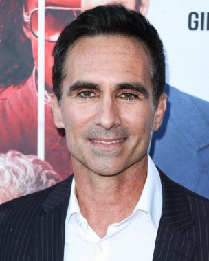 Amerikalı aktör Nstor Carbonell (Nestor Carbonell), 21 Eylül 2022 tarihinde ABD 'nin Kaliforniya eyaletinin Los Angeles kentinde bulunan Harmony Gold Theater' da gerçekleştirilen Redbox Entertainment and Quiver Distribution 'ın' Haydut 'adlı filminin dünya prömiyerine geldi.. 