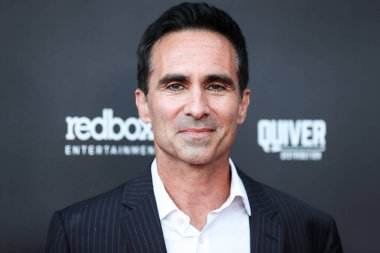Amerikalı aktör Nstor Carbonell (Nestor Carbonell), 21 Eylül 2022 tarihinde ABD 'nin Kaliforniya eyaletinin Los Angeles kentinde bulunan Harmony Gold Theater' da gerçekleştirilen Redbox Entertainment and Quiver Distribution 'ın' Haydut 'adlı filminin dünya prömiyerine geldi.. 