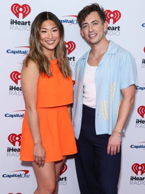 Jenna Ushkowitz ve Kevin McHale, 23 Eylül 2022 'de Las Vegas, Nevada, ABD' de T-Mobile Arena 'da düzenlenen iHeartRadio Music Festival' de basın odasında poz verdiler.. 