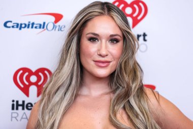 Rachel Recchia 2022 iHeartRadio Müzik Festivali 'nde basın odasında poz veriyor - 23 Eylül 2022' de Las Vegas, Nevada, ABD 'de T-Mobile Arena' da düzenlenen birinci gece. 