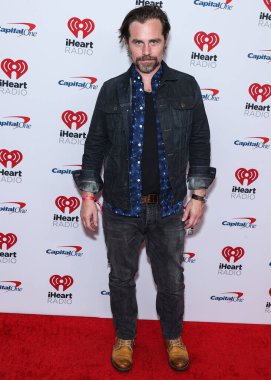 Rider Strong, 2022 iHeartRadio Müzik Festivali 'nde basın odasında poz verdi - 23 Eylül 2022' de Las Vegas, Nevada, ABD 'de T-Mobile Arena' da düzenlenen birinci gece.