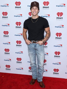 Tayler Holder, 23 Eylül 2022 'de Las Vegas, Nevada' da T-Mobile Arena 'da düzenlenen iHeartRadio Music Festival' de basın odasında poz verdi..