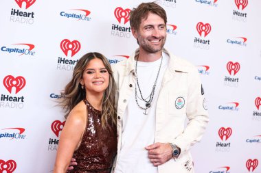 Maren Morris ve kocası Ryan Hurd, 2022 iHeartRadio Music Festival 'de basın odasında poz verdiler - 24 Eylül 2022' de ABD 'nin Las Vegas, Nevada kentinde T-Mobile Arena' da düzenlenen ikinci gece. 
