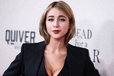 Amerikalı aktris Caylee Cowan, 28 Eylül 2022 'de Los Angeles, Kaliforniya, ABD' de bulunan Amerika Tiyatro Kompleksi Yönetmenler Birliği 'nde düzenlenen Quiver Distribution' ın 'Dead For A Dollar' adlı galasına geldi.. 