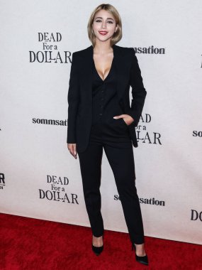 Amerikalı aktris Caylee Cowan, 28 Eylül 2022 'de Los Angeles, Kaliforniya, ABD' de bulunan Amerika Tiyatro Kompleksi Yönetmenler Birliği 'nde düzenlenen Quiver Distribution' ın 'Dead For A Dollar' adlı galasına geldi.. 