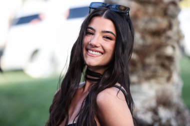 Amerikalı dansçı Charli D 'Amelio, 16 Nisan 2022' de La Quinta, Riverside, Kaliforniya, ABD 'de düzenlenen Merv Griffin Estate' te düzenlenen H.wood Group REVOLVE FESTIVAL 2022 'ye katıldı..