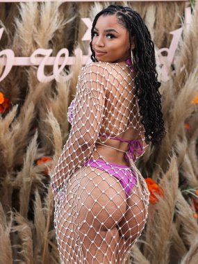 Amerikalı şarkıcı ve söz yazarı Chloe Bailey, 16 Nisan 2022 'de La Quinta, Riverside, Kaliforniya, ABD' de düzenlenen Merv Griffin Estate 'te düzenlenen REVOLVE X H.wood Group REVOLVE FESTIVAL 2022' ye katıldı.. 