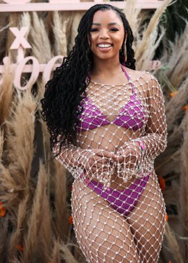 Amerikalı şarkıcı ve söz yazarı Chloe Bailey, 16 Nisan 2022 'de La Quinta, Riverside, Kaliforniya, ABD' de düzenlenen Merv Griffin Estate 'te düzenlenen REVOLVE X H.wood Group REVOLVE FESTIVAL 2022' ye katıldı.. 