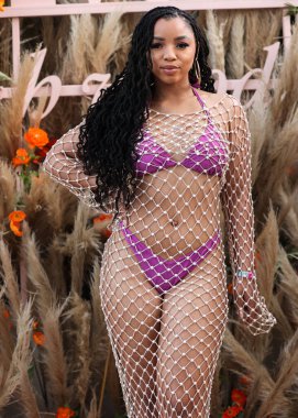 Amerikalı şarkıcı ve söz yazarı Chloe Bailey, 16 Nisan 2022 'de La Quinta, Riverside, Kaliforniya, ABD' de düzenlenen Merv Griffin Estate 'te düzenlenen REVOLVE X H.wood Group REVOLVE FESTIVAL 2022' ye katıldı.. 