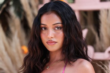 Model Cindy Kimberly, REVOLVE X 'e katılıyor. H.wood Group REVOLVE FESTIVAL 2022, 16 Nisan 2022, Merv Griffin Estate, La Quinta, Riverside, Kaliforniya, ABD.