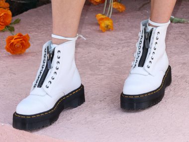 Peyton List REVOLVE X 'e katılıyor. H.wood Grubu REVOLVE FESTIVAL 2022, 16 Nisan 2022' de Merv Griffin Malikanesi, La Quinta, Riverside, Kaliforniya, ABD. 