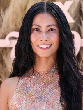 Revolve Group, Inc. Chief Brand Officer (CBO) Raissa Gerona, REVOLVE X 'e katılıyor H.wood Group Present REVOLVE FESTIVAL 2022 Merv Griffin Estate' de 16 Nisan 2022 'de La Quinta, Riverside, Kaliforniya, ABD. 