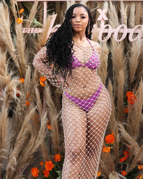 Amerikalı şarkıcı ve söz yazarı Chloe Bailey, 16 Nisan 2022 'de La Quinta, Riverside, Kaliforniya, ABD' de düzenlenen Merv Griffin Estate 'te düzenlenen REVOLVE X H.wood Group REVOLVE FESTIVAL 2022' ye katıldı.. 