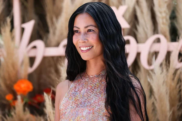 Revolve Group, Inc. Chief Brand Officer (CBO) Raissa Gerona, REVOLVE X 'e katılıyor H.wood Group Present REVOLVE FESTIVAL 2022 Merv Griffin Estate' de 16 Nisan 2022 'de La Quinta, Riverside, Kaliforniya, ABD. 