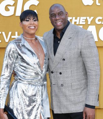 EJ Johnson ve Magic Johnson, 14 Nisan 2022 'de Westwood, Los Angeles, Kaliforniya, ABD' deki Regency Village Theatre 'da düzenlenen Apple' ın 