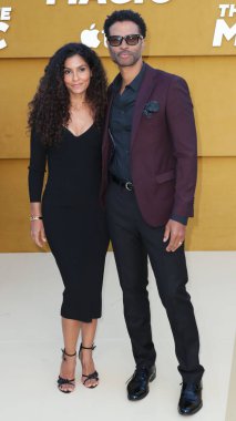 Manuela Testolini ve Eric Bent (Eric Benet), 14 Nisan 2022 'de Westwood, Los Angeles, Kaliforniya, ABD' deki Regency Village Theatre 'da düzenlenen Apple' ın 