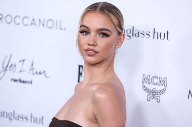 BEVERLY HILLS, LOS ANGELES, CALIFORNIA, ABD - 10 NİSAN 2022: Emma Brooks McAllister The Daily Front Row 'un 6. Moda Ödülleri' ne geldi.