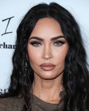 Beverly Hills, Birleşik Devletler. 10 Nisan 2022 'de Amerikan aktris Megan Fox, Yes I Am Cacharel, Fas yağı, Sunglass Hut, MCM, FIJI, Whispering Angel, Sleep Spa Hastens tarafından sunulan The Daily Front Row' un 6. 